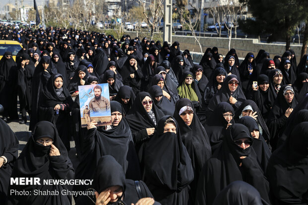 مراسم تدفین شهدای گمنام در دانشگاه تهران جنوب