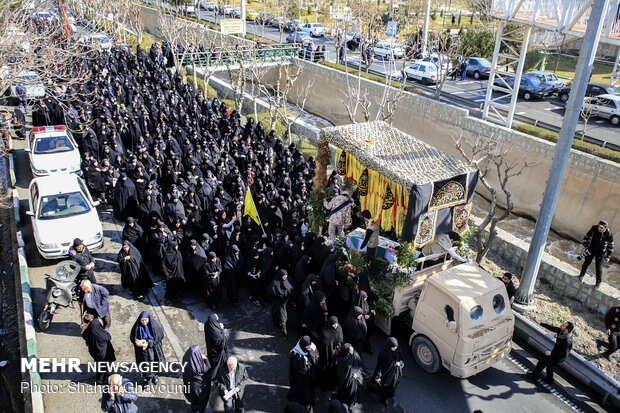 مراسم تدفین شهدای گمنام در دانشگاه تهران جنوب