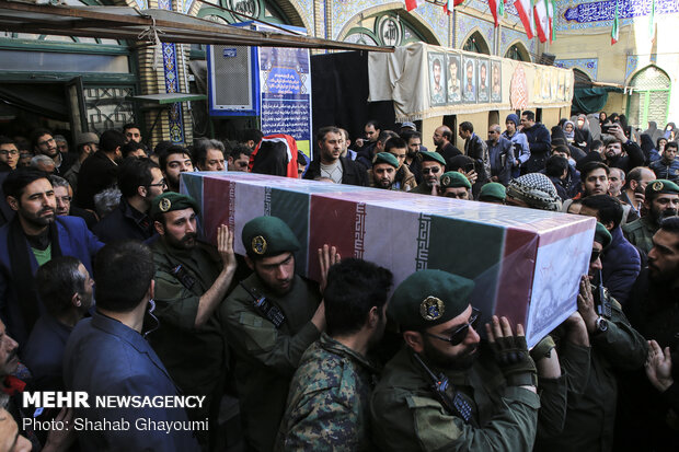 مراسم تدفین شهدای گمنام در دانشگاه تهران جنوب