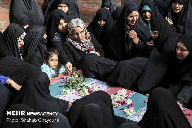 مراسم تدفین شهدای گمنام در دانشگاه تهران جنوب