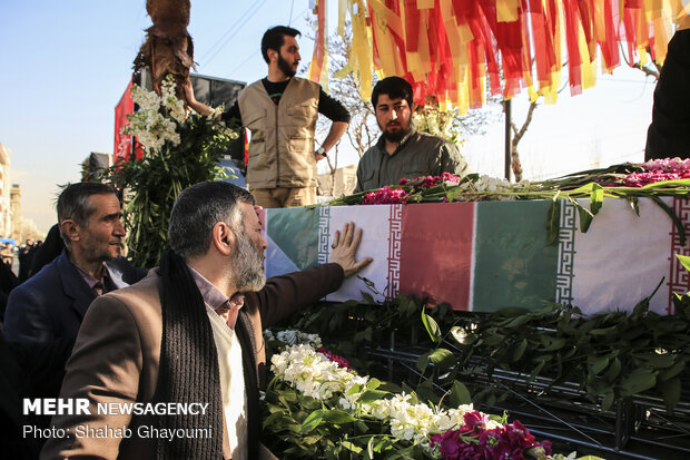 مراسم تدفین شهدای گمنام در دانشگاه تهران جنوب