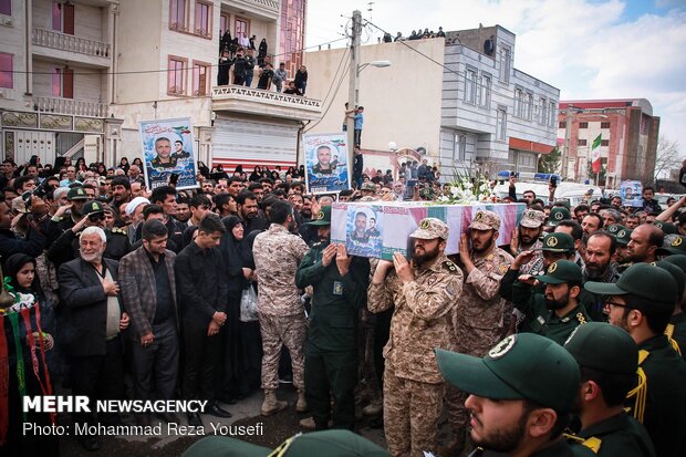 تشییع پیکر حمید محمدرضایی شهید مدافع حرم در تاکستان