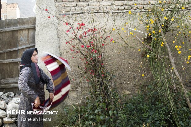 آیین سنتی خانه تکانی در آستانه نوروز