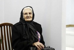 Lilitte Therian attends an exhibition of her sculptures and artworks by her fellow artists at Maryam Gallery in Tehran on January 6, 2017. (Honaronline/Gata Ziatabari)