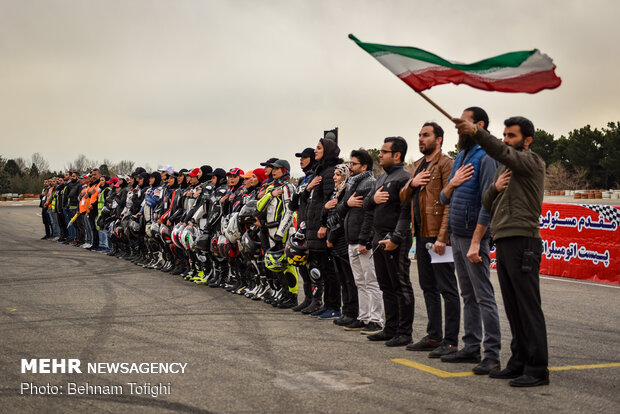 1st women's high-speed moto racing 