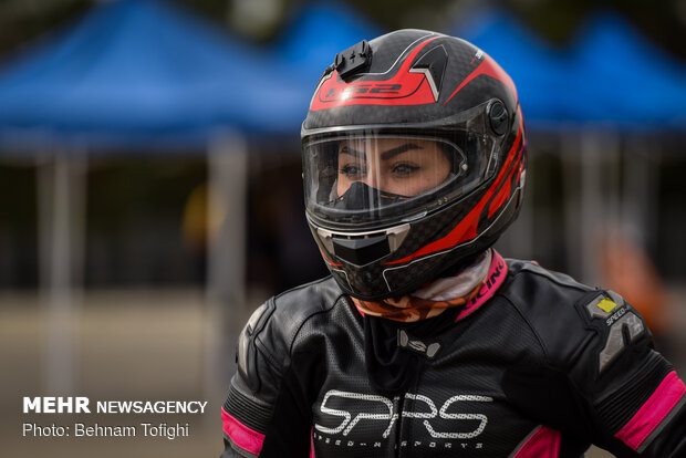 1st women's high-speed moto racing 