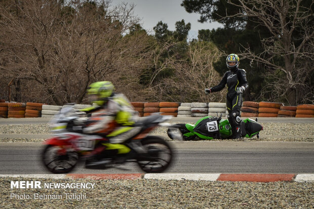 1st women's high-speed moto racing 