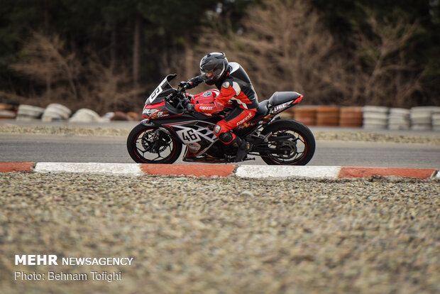 1st women's high-speed moto racing 