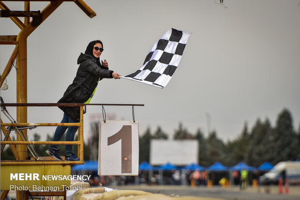 1st women's high-speed moto racing 