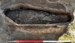 Prehistoric human remains, coffins, potteries unearthed in Hamedan