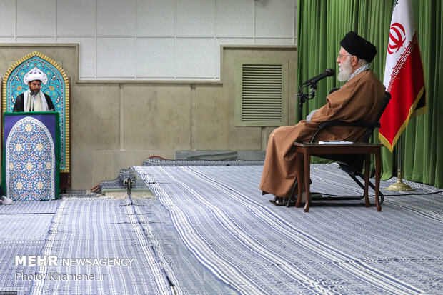 Leader receives members of High Institute of Jurisprudence, Islamic Sciences