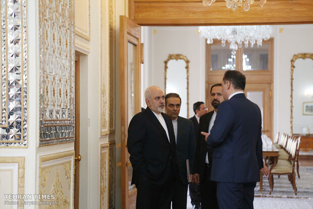 Iranian, Azeri FMs meet in Tehran