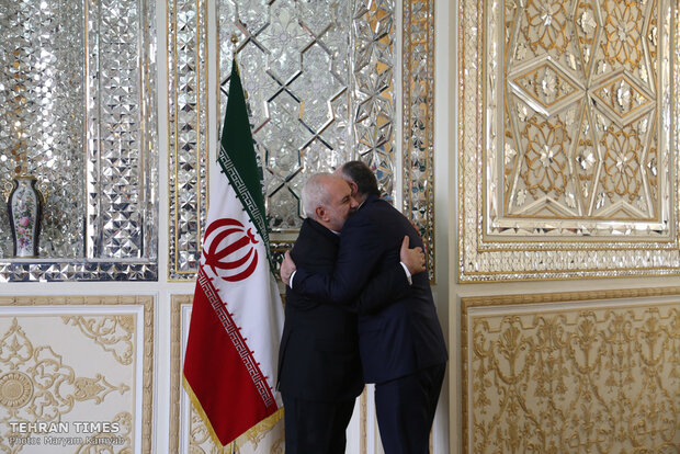 Iranian, Azeri FMs meet in Tehran