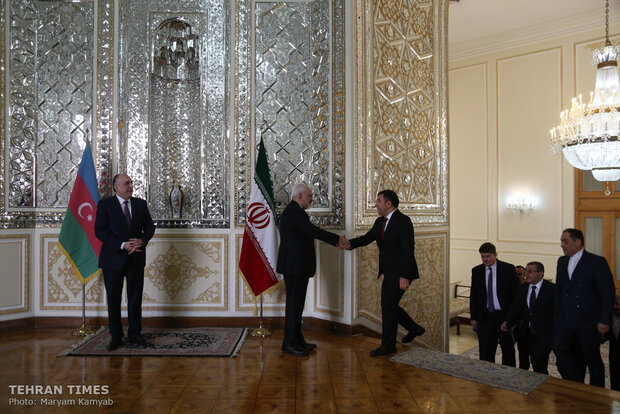 Iranian, Azeri FMs meet in Tehran