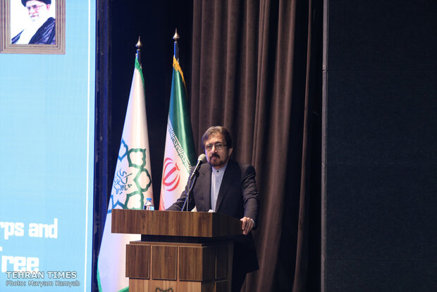  Iranian officials, diplomatic delegations plant trees as a sign of friendship and peace