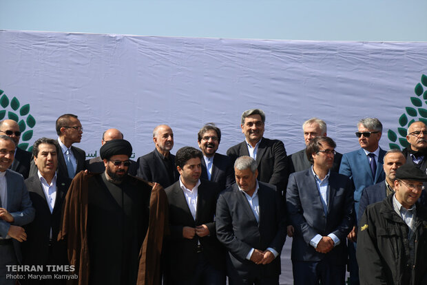  Iranian officials, diplomatic delegations plant trees as a sign of friendship and peace