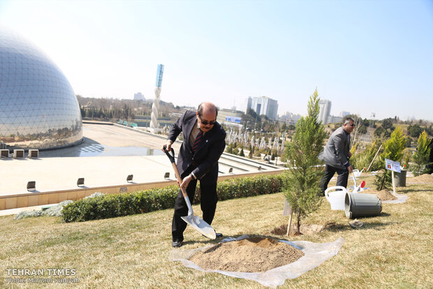  Iranian officials, diplomatic delegations plant trees as a sign of friendship and peace