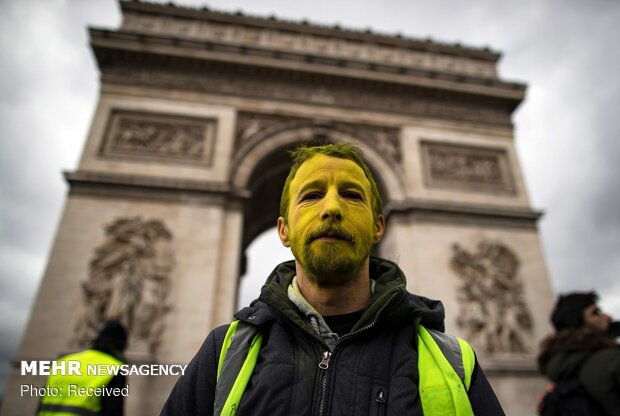 ادامه سرکوب تظاهرکنندگان فرانسوی‎