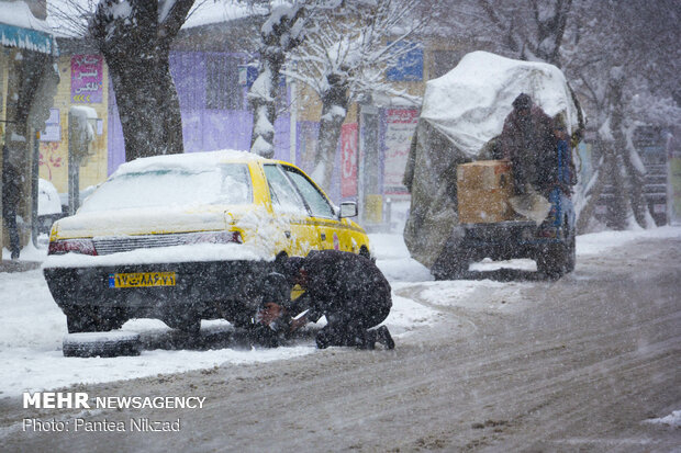 Shahrekord under snow on eve of Nowruz