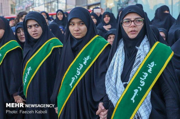 Two anonymous martyrs laid to rest in Payame Noor Uni.