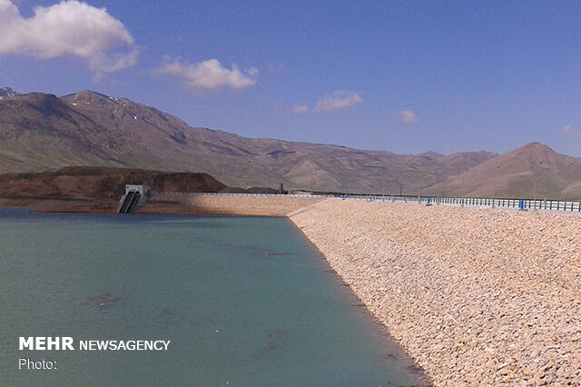 تخصیص آب معشوره بایدمشخص شود/سد بختیاری یک بحث حیثیتی برای ما است