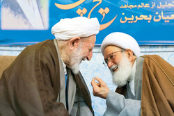 Qom Seminary teachers honor Sheikh Isa Qassim