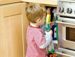 خطر مسمومیت در ایام خانه‌تکانی تهدیدی برای کودکان است