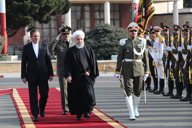 Ruhani Irak gezisini başlattı; Trump'ın gizli ziyaretiyle alay etti!