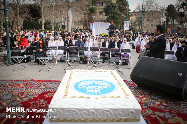 600 Tehran Uni. students wed in mass ceremony