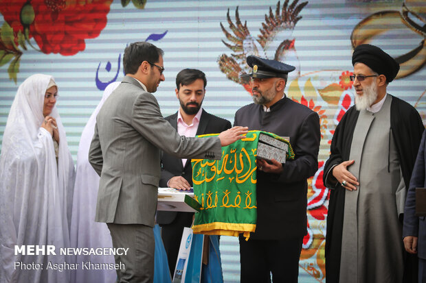 600 Tehran Uni. students wed in mass ceremony