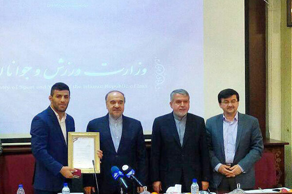 وزیر ورزش از ملی پوش جودو ایران تجلیل کرد