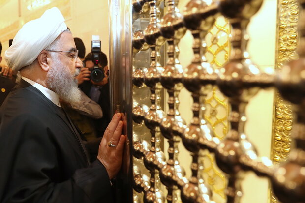 روحاني يزور مسجد الكوفة