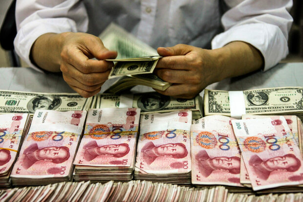 یوآن چین به پایین‌ترین نرخ ۱۱ ساله در برابر دلار سقوط کرد