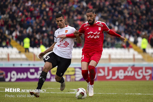 Tractor Sazi move top of Iran football league