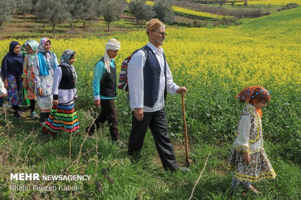 آیین نوروز خوانی در غرب گلستان