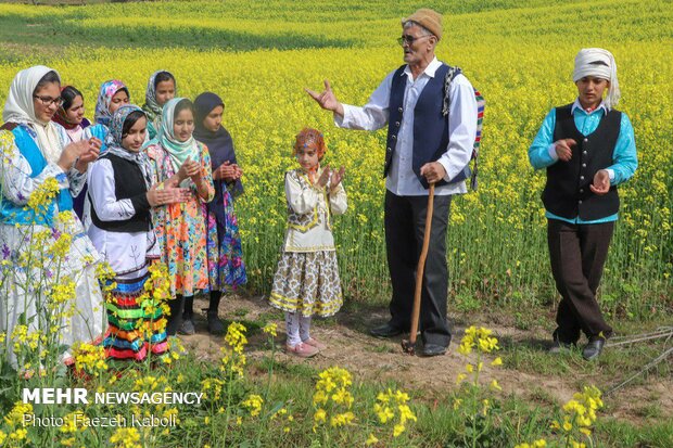 آیین نوروز خوانی در غرب گلستان