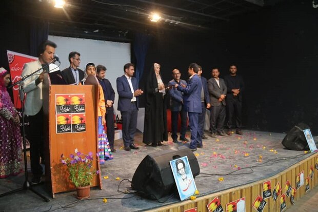 اولین جشنواره شعر و داستان «نخل بی‌سر» برگزار شد