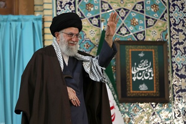 قائد الثورة الإسلامية يلقي كلمة في العتبة الرضوية بعد ظهر اليوم