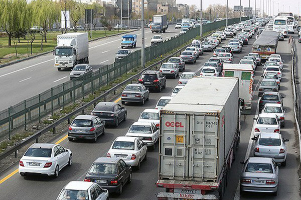 افزایش ۵ درصدی تردد در محورهای لرستان در نخستین روز فروردین ۹۸