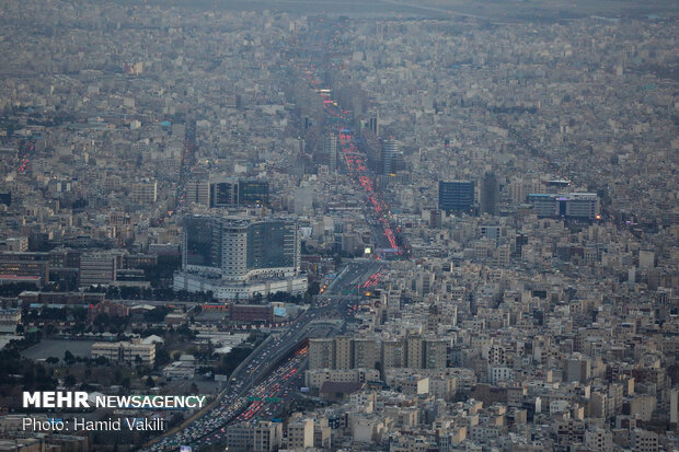 Car traffic in capital Tehran on threshold of New Year