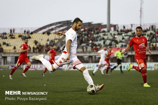 دیدار تیم های فوتبال سپیدرود و پرسپولیس