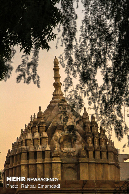 Eye-catching Indians temple in S Iran