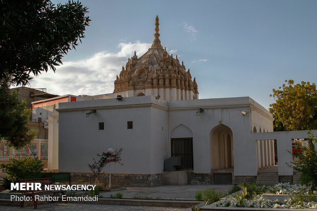 Eye-catching Indians temple in S Iran