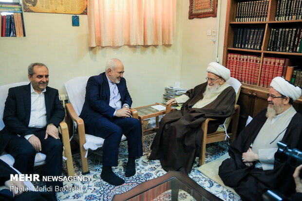 FM Zarif visits senior clerics in Qom