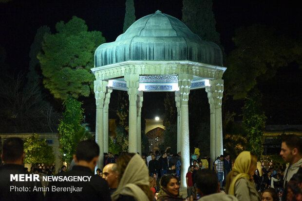 People celebrate New Year in Tomb of Hafez