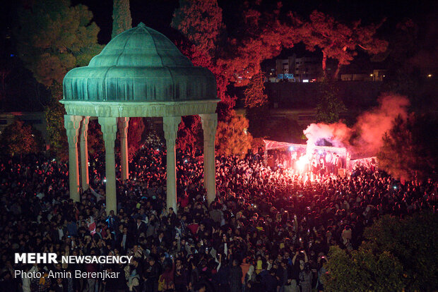 People celebrate New Year in Tomb of Hafez