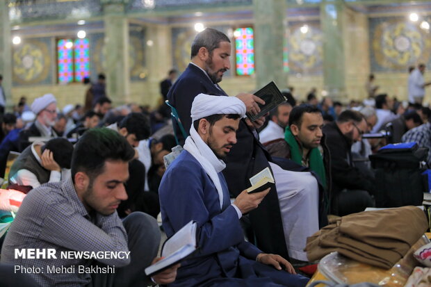 دعای «ام داود» معتکفین در قم