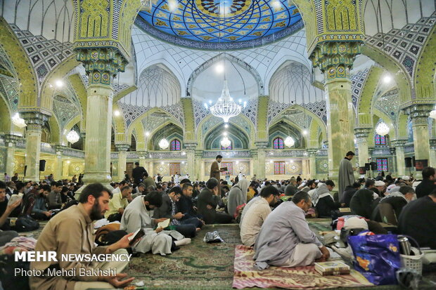 دعای «ام داود» معتکفین در قم