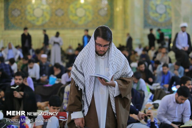 دعای «ام داود» معتکفین در قم