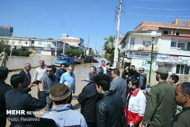 بازدید وزیر کشور از مناطق سیل زده آق قلا